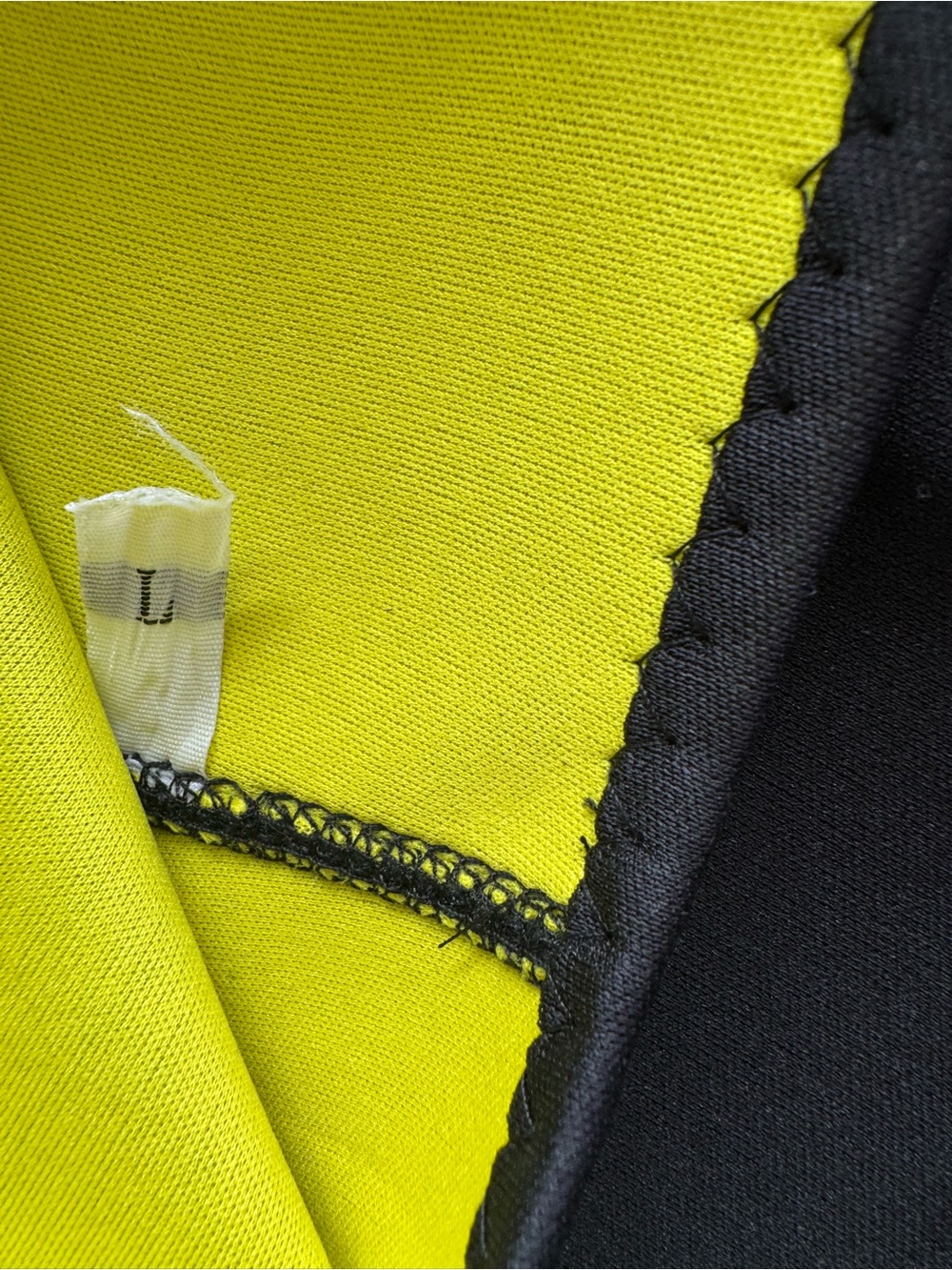 Sweat-Enhancing Workout Set - Racerback Tank & Capris and waist trainer - Picture 3 of 4